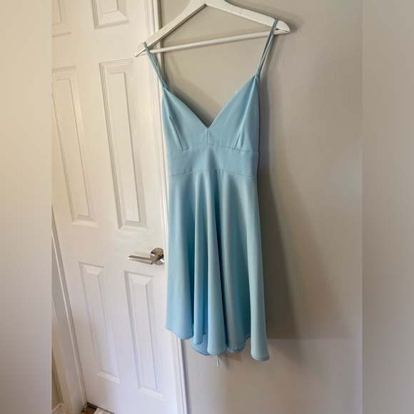 Back Bow Dress - Picture 4 of 6